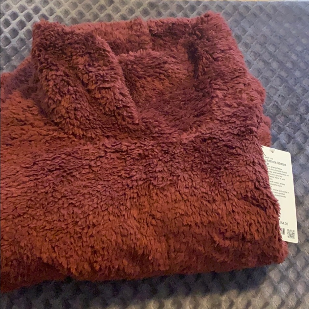NWT Lululemon Warm Restore Sherpa Pullover